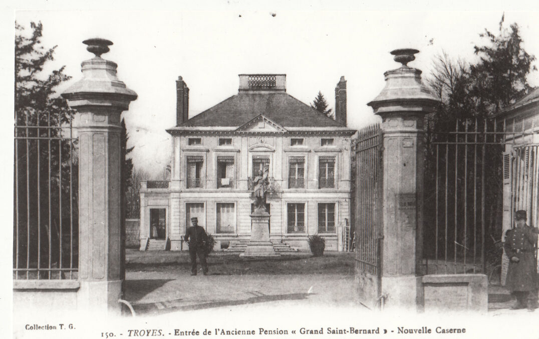 Troyes - Ancienne pension Grand Saint-Bernard